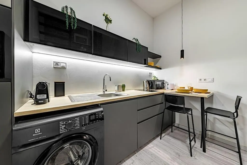 Chic Loft Bp: Industrial Gem Apartment Budapest